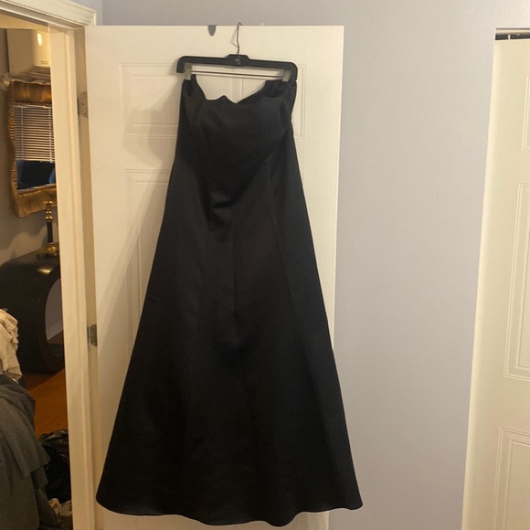 Alfred Sung scalloped top gown - Picture 1 of 5